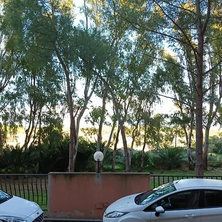 Dietro Molentargius בית הארחה קליארי